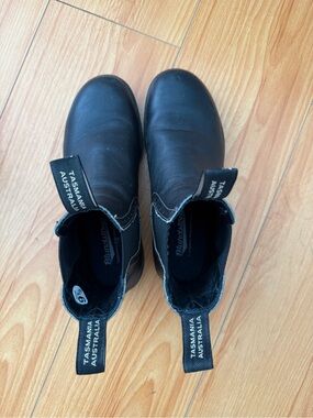 Blundstone Black Women’s Chelsea Boots - Tasmanian Australia Pull-Tab